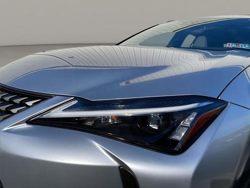 2024 Lexus UX 250h Base