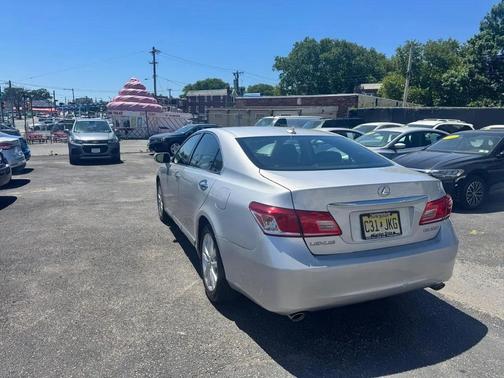 Silver 2010 Lexus ES 350 Base