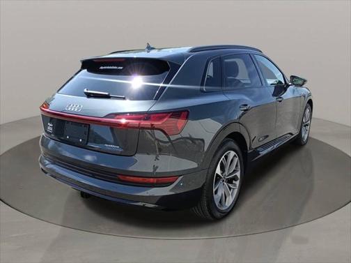 2021 Audi e-tron Premium Plus