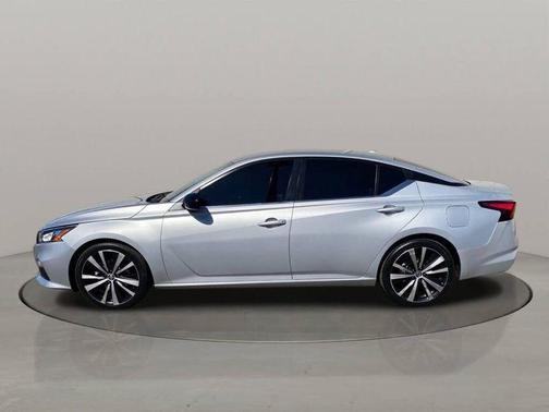 2021 Nissan Altima SR FWD