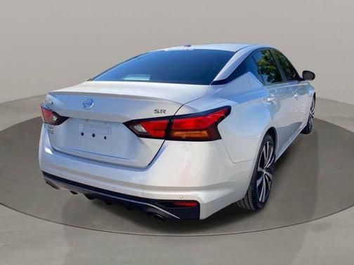 2021 Nissan Altima SR FWD