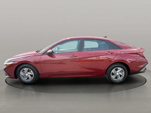 Ultimate Red 2025 Hyundai ELANTRA SE
