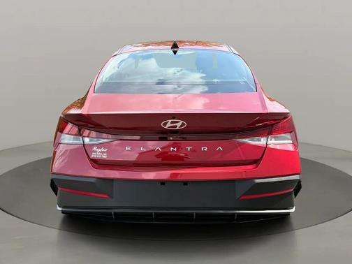 Ultimate Red 2025 Hyundai ELANTRA SE