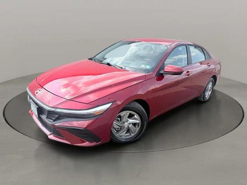 Ultimate Red 2025 Hyundai ELANTRA SE