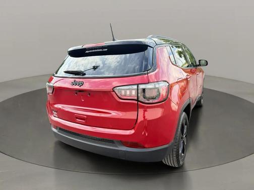 Red Hot Pearlcoat 2024 Jeep Compass Latitude