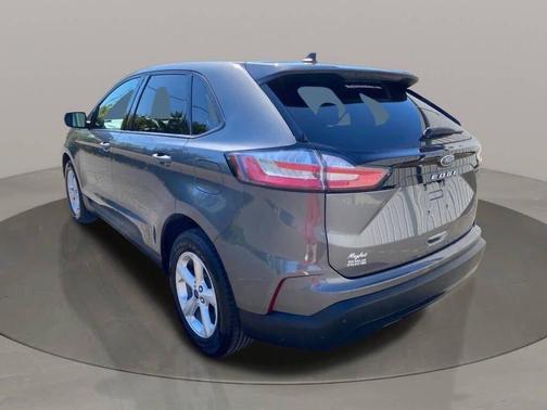 2021 Ford Edge SE