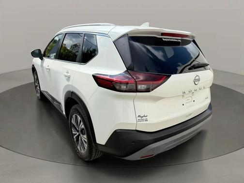 Pearl White Tricoat 2022 Nissan Rogue SV