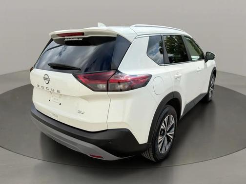 Pearl White Tricoat 2022 Nissan Rogue SV