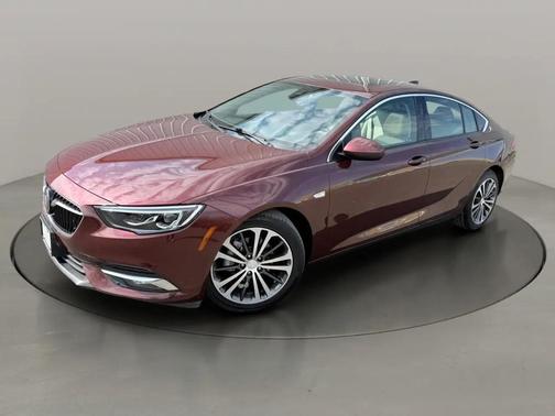 2018 Buick Regal Sportback Essence
