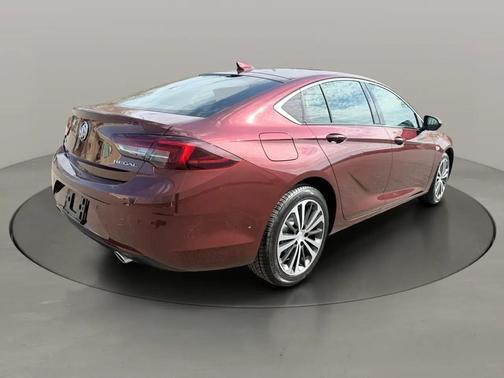 2018 Buick Regal Sportback Essence