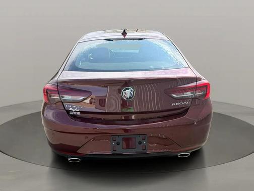 2018 Buick Regal Sportback Essence