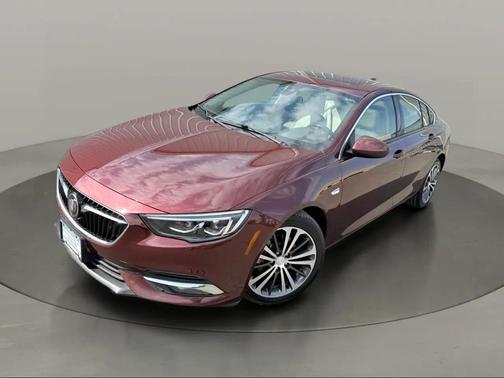 2018 Buick Regal Sportback Essence