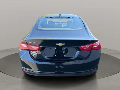 Mosaic Black Metallic 2022 Chevrolet Malibu 1LS
