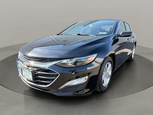 Mosaic Black Metallic 2022 Chevrolet Malibu 1LS