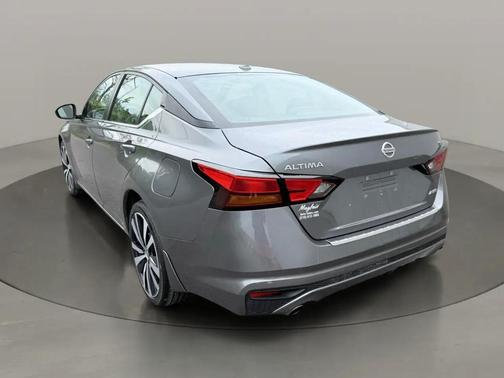 Gun Metallic 2019 Nissan Altima 2.5 SR