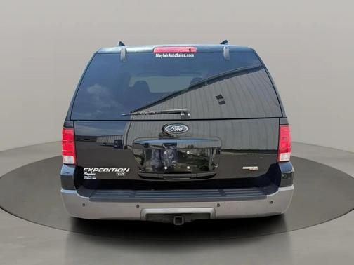 Matte Black 2005 Ford Expedition Special Service Package