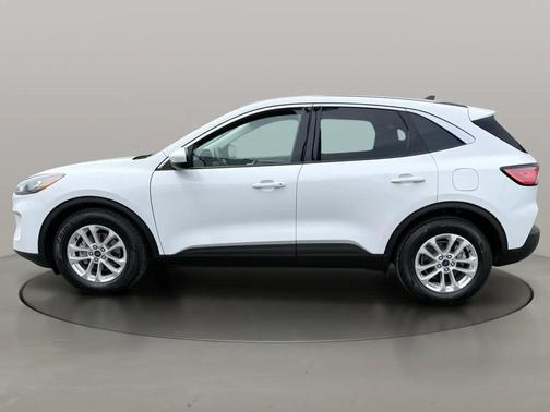 White 2021 Ford Escape SE