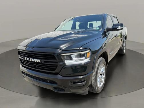 Diamond Black Crystal Pearl Coat 2022 RAM 1500 Laramie