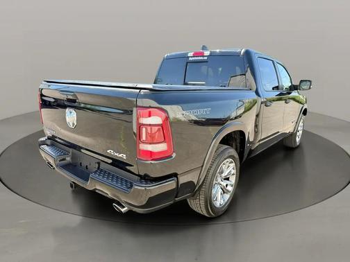 Diamond Black Crystal Pearl Coat 2022 RAM 1500 Laramie
