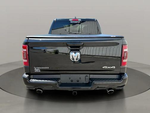 Diamond Black Crystal Pearl Coat 2022 RAM 1500 Laramie