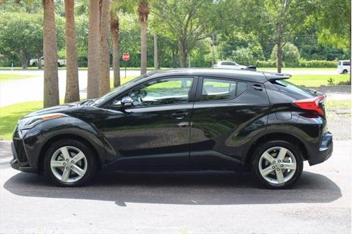 2022 Toyota C-HR XLE