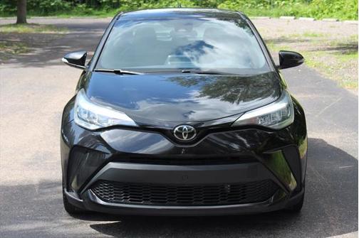 2022 Toyota C-HR XLE