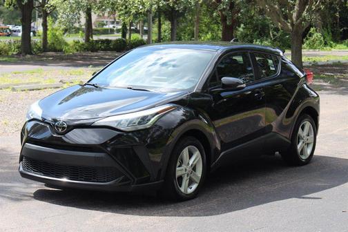 2022 Toyota C-HR XLE