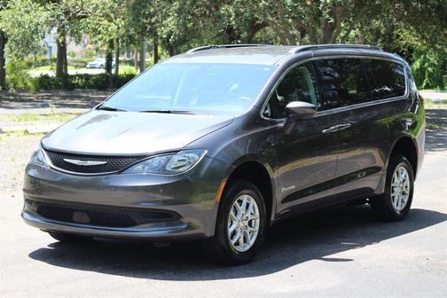 2021 Chrysler Voyager LXI