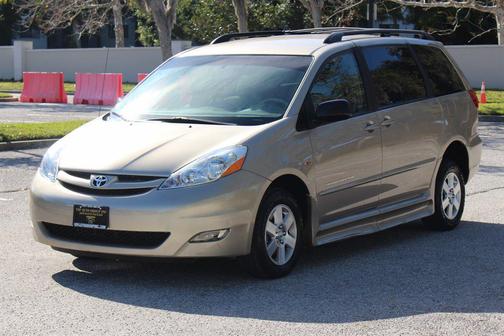 2006 Toyota Sienna LE