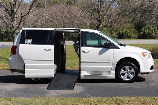Whi 2013 Dodge Grand Caravan SE