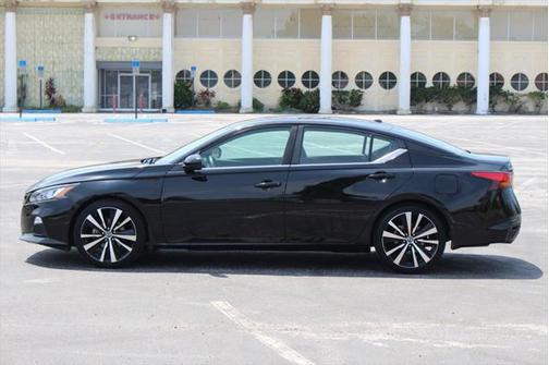 2020 Nissan Altima SR