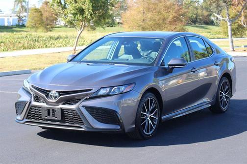 2022 Toyota Camry SE