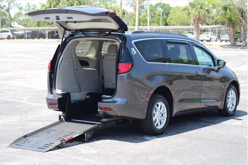 2021 Chrysler Voyager LXI