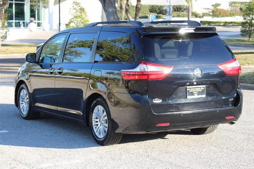 2015 Toyota Sienna XLE