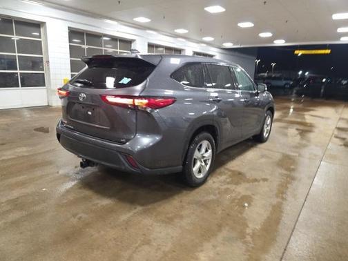 2021 Toyota Highlander LE