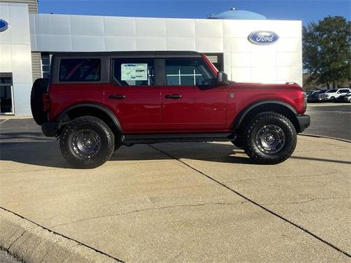 2025 Ford Bronco Base