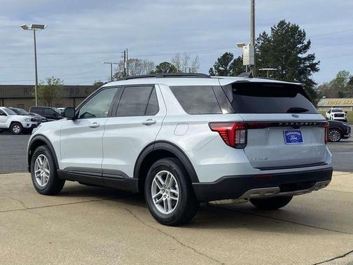 White Metallic 2026 Ford Explorer Active