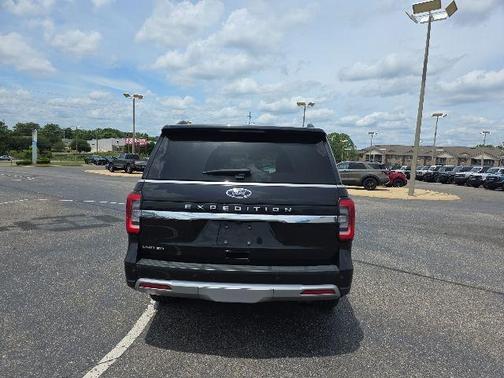 Black Metallic 2024 Ford Expedition Limited