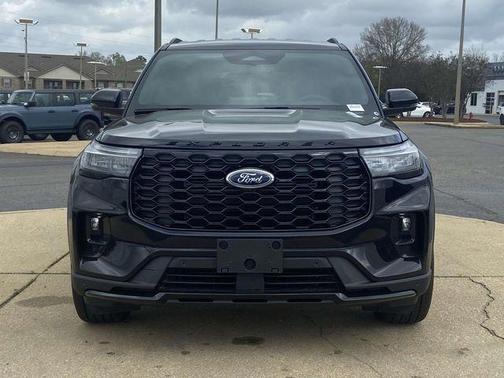 Black Metallic 2026 Ford Explorer ST-Line