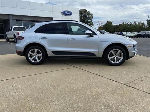 2018 Porsche Macan Base