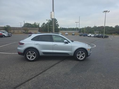 2018 Porsche Macan Base