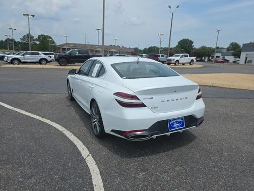 2024 Genesis G70 2.5T