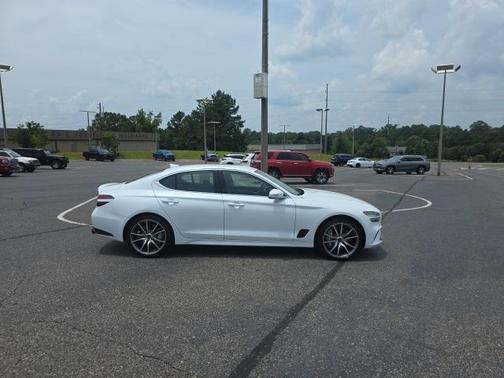 2024 Genesis G70 2.5T