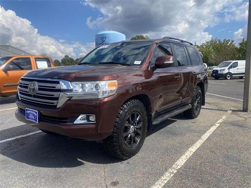 2016 Toyota Land Cruiser V8