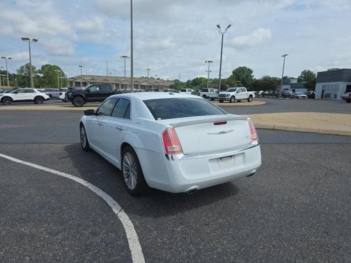 2013 Chrysler 300C Base