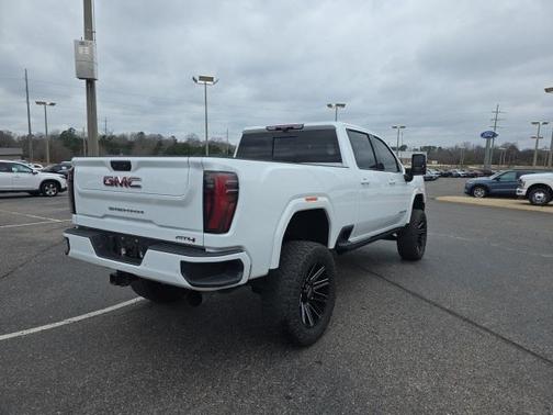 2024 GMC Sierra 2500 AT4