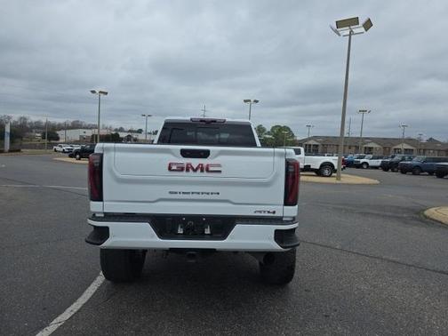 2024 GMC Sierra 2500 AT4