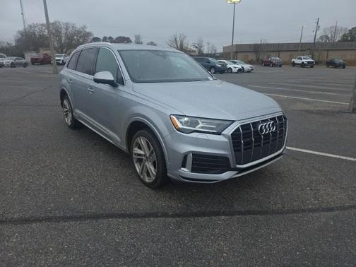2022 Audi Q7 45 Premium