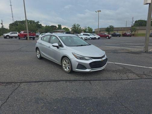 Silver Ice Metallic 2019 Chevrolet Cruze LT