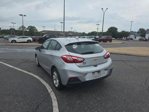 Silver Ice Metallic 2019 Chevrolet Cruze LT
